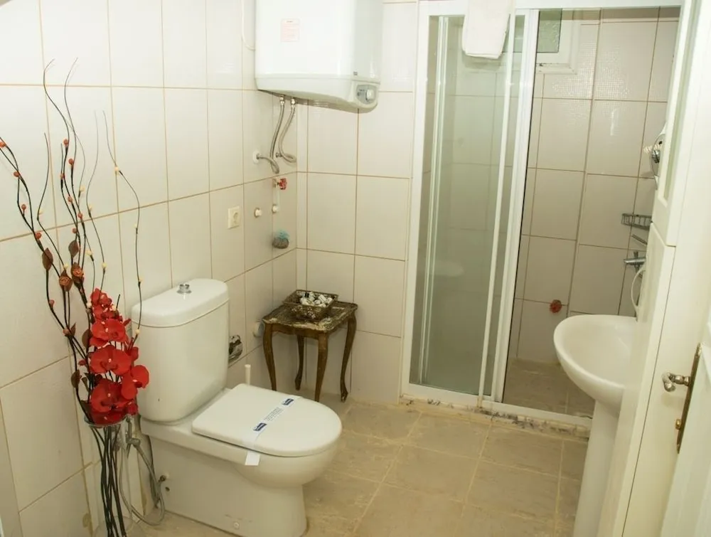 Economy Dört Kişilik Oda, Ortak Banyo