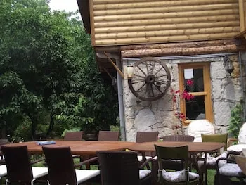 Konak Lapeistra Hotel