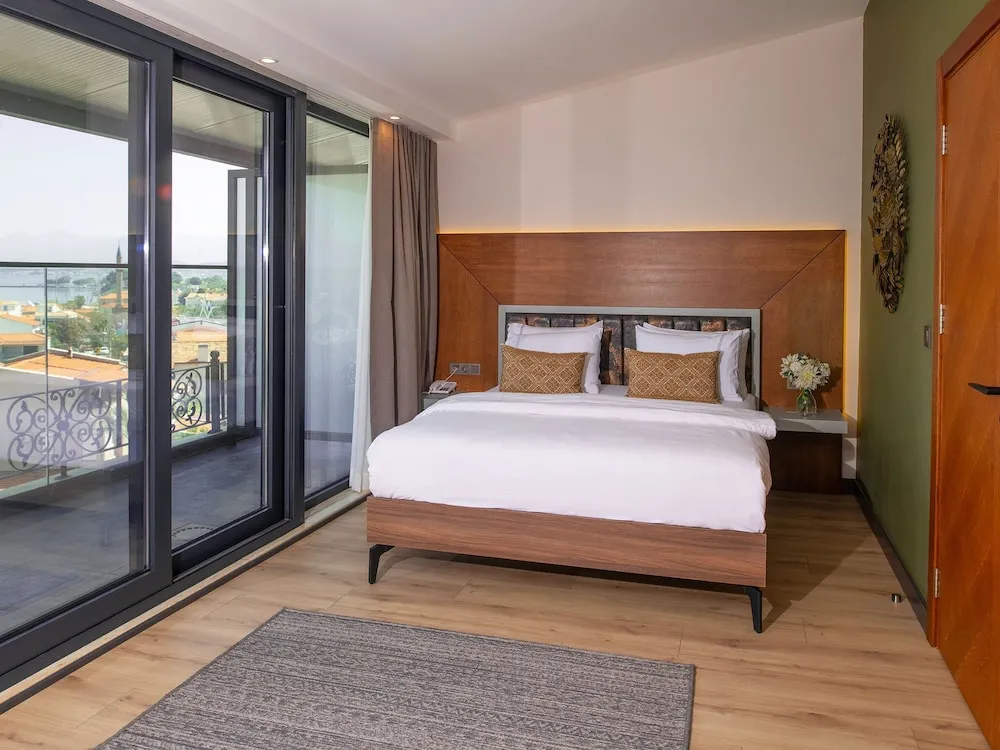 Deluxe Room with Sea View