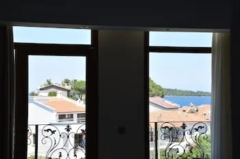 Maison Vourla Hotel