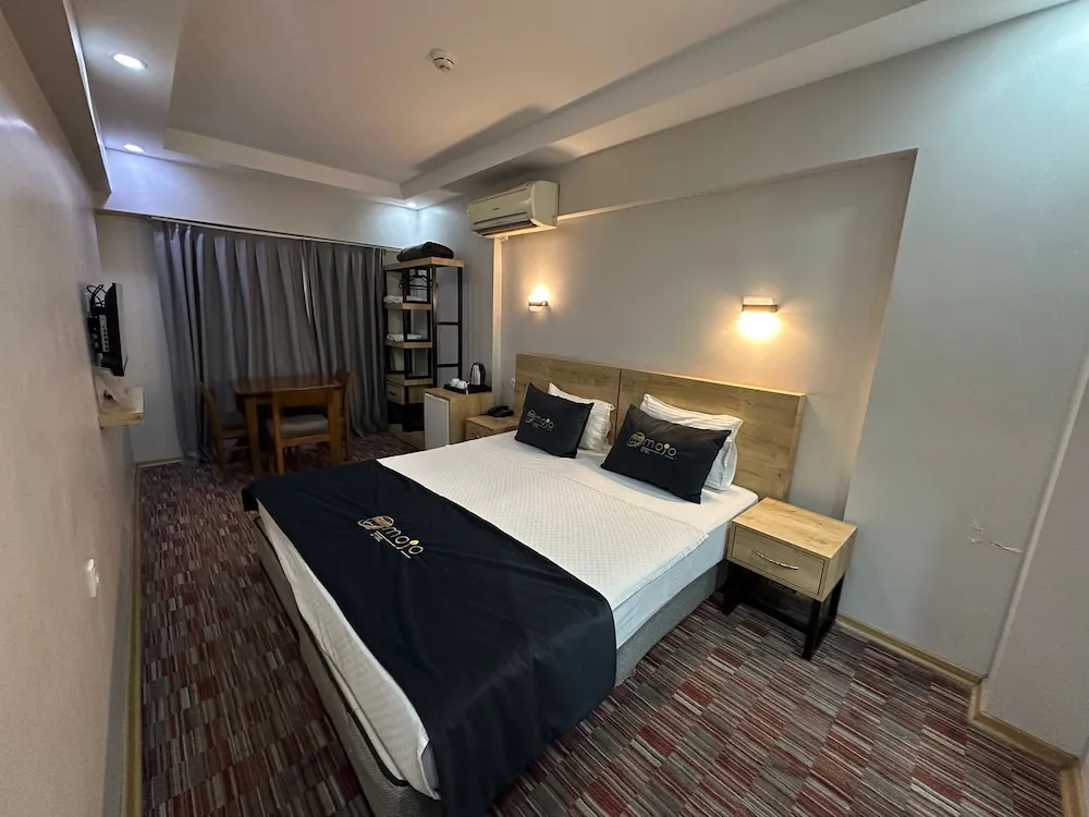 Deluxe Tek Büyük Yataklı Oda