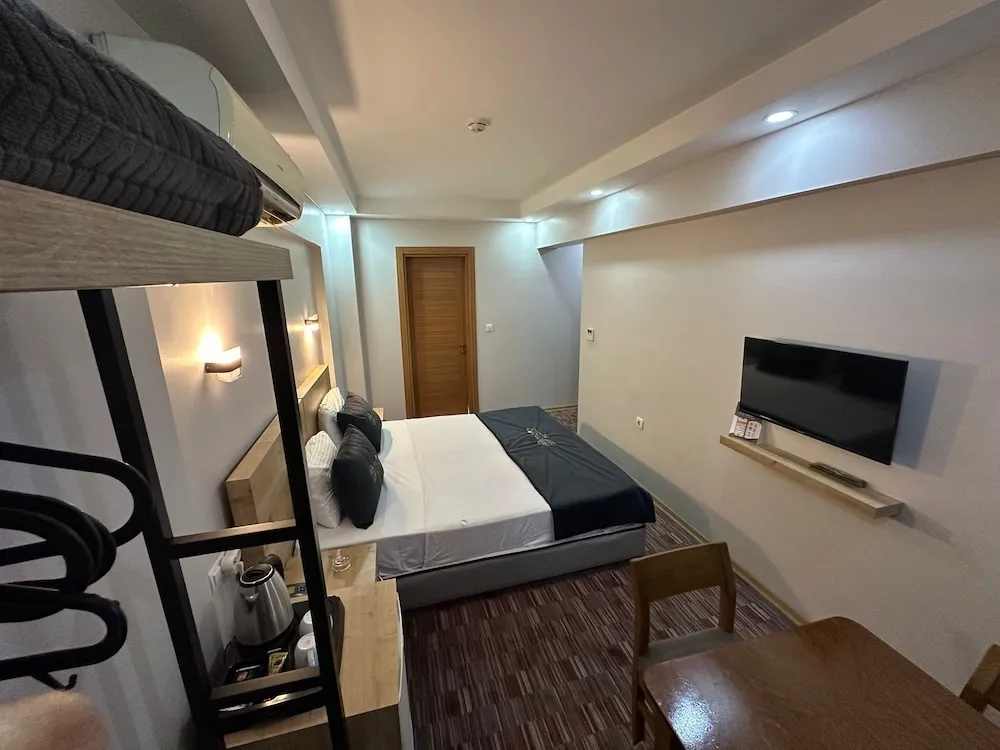 Deluxe Tek Büyük Yataklı Oda