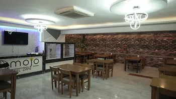 Mojo Otel Alsancak