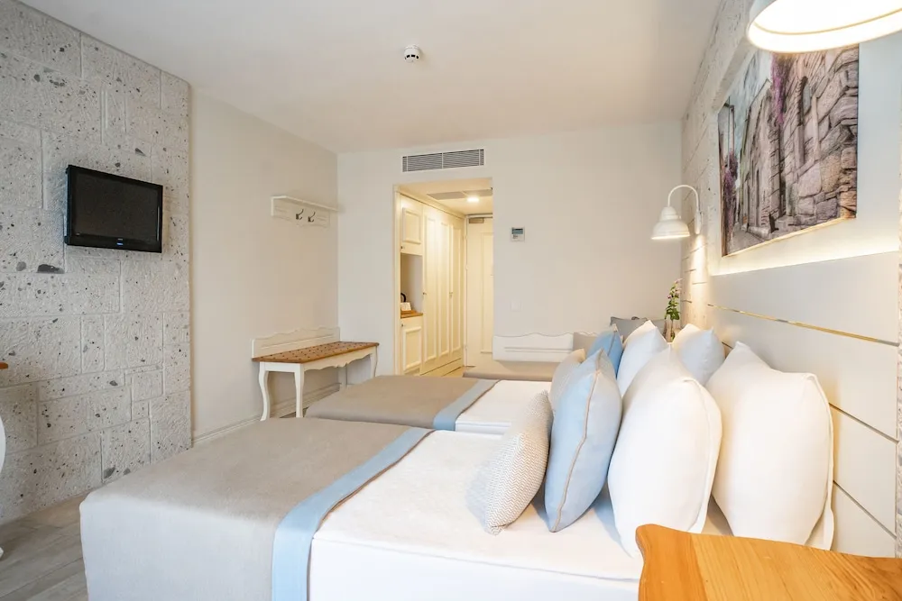 Sofa Club Room