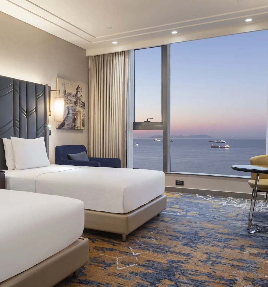 Twin Deluxe Room with Sea View