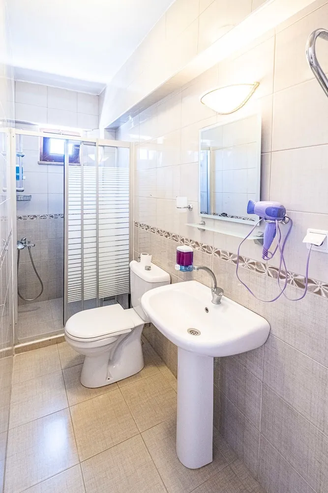 Comfort Tek Büyük Yataklı Oda