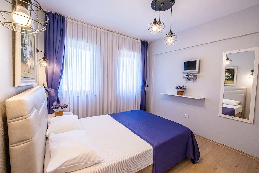 Comfort Tek Büyük Yataklı Oda