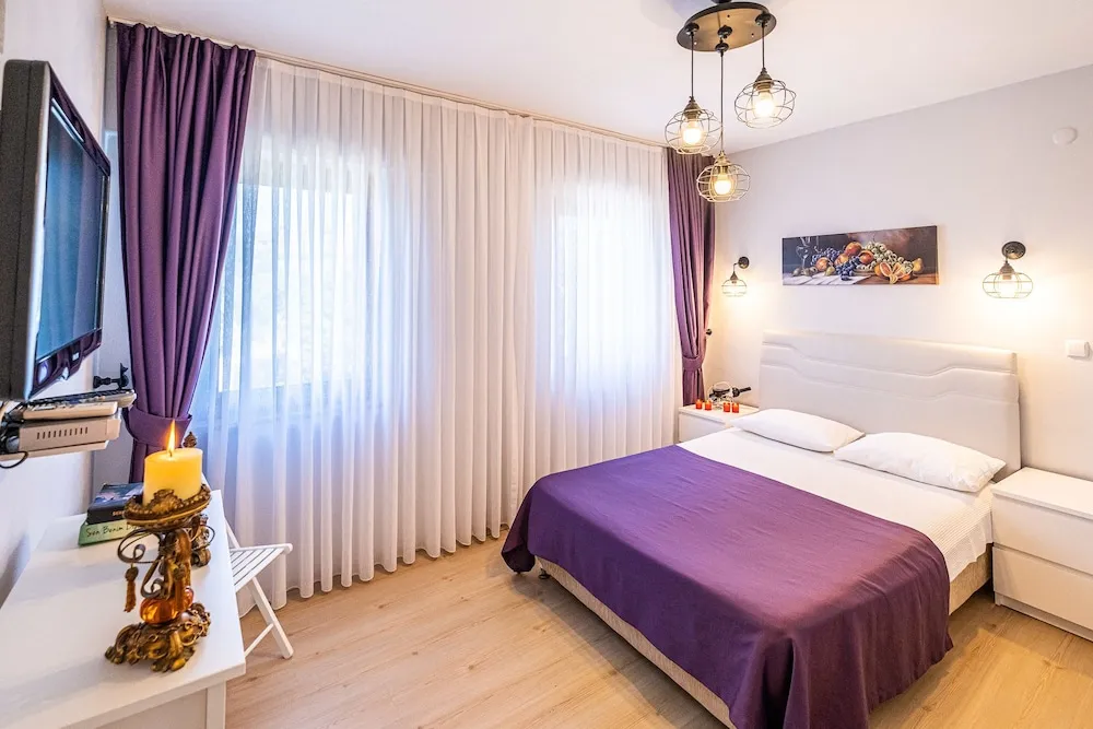 Comfort Tek Büyük Yataklı Oda