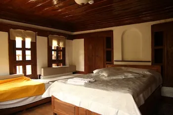Safranbolu Çamlıca Konağı Çarşı Evi