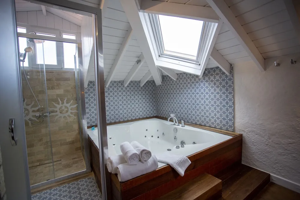 Exclusive Çatı Katı (Loft), 1 Büyük (Queen) Boy Yatak