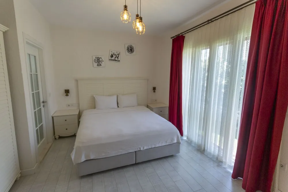 Standard Tek Büyük veya İki Ayrı Yataklı Oda