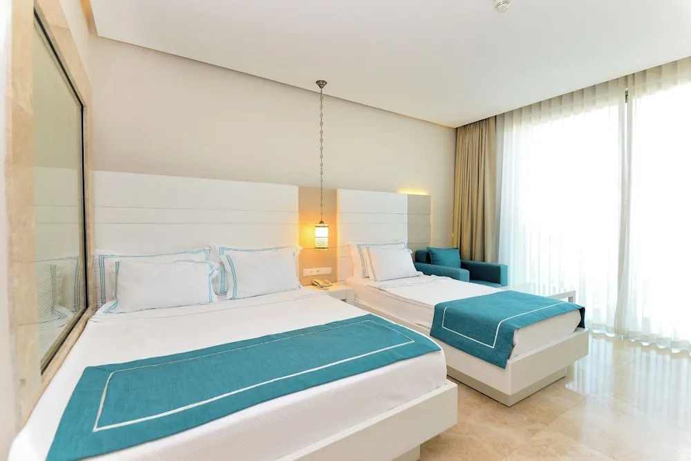 Deluxe Üç Kişilik Oda