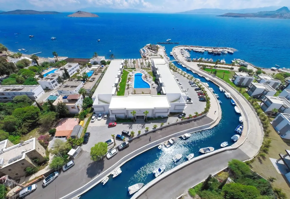 Lugga Boutique Hotel & Beach