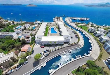 Lugga Boutique Hotel & Beach