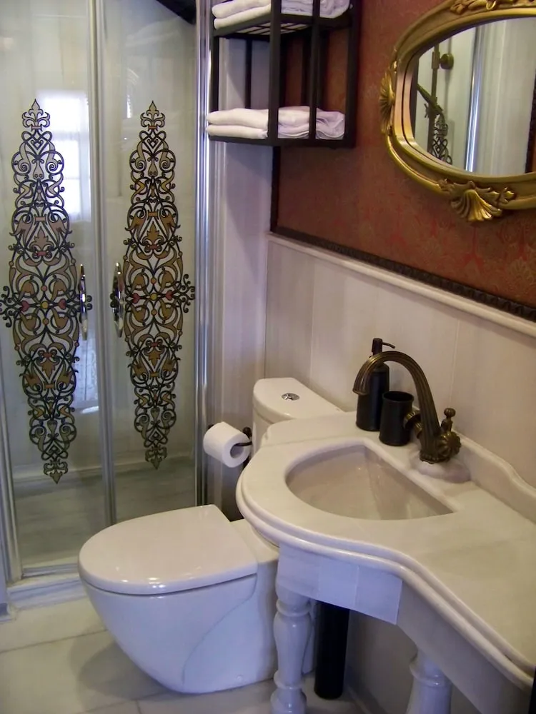 Tek Büyük Yataklı Oda, Sigara İçilmez, Şehir Manzaralı