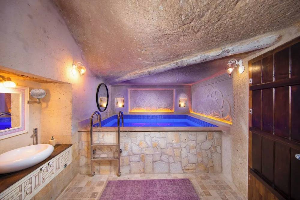 Beyaz Honeymoon Süit