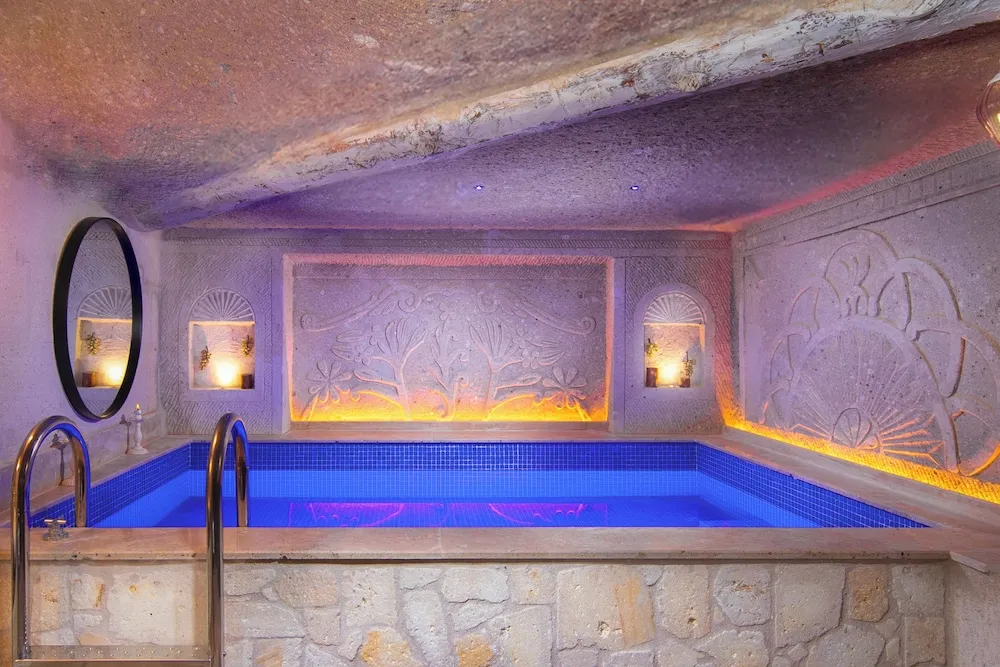 Beyaz Honeymoon Süit