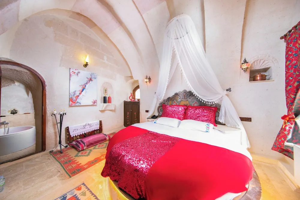 Kırmızı Honeymoon Süit