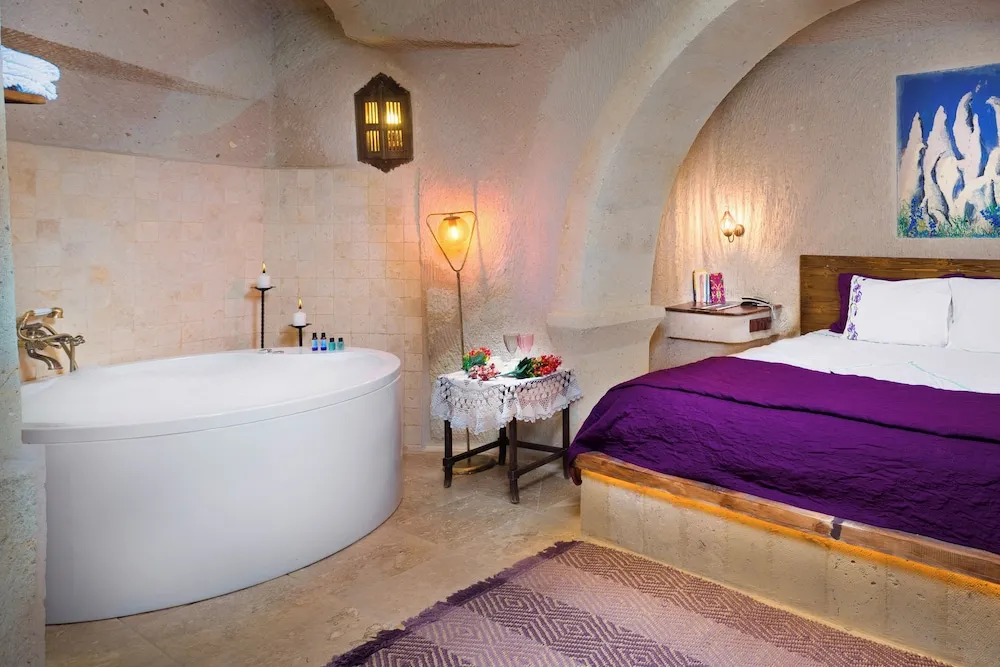 Eflatun Honeymoon Süit