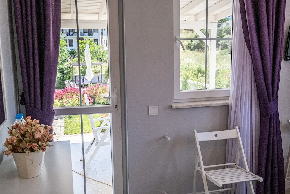 Deluxe Tek Büyük Yataklı Oda, Veranda, Bahçeli