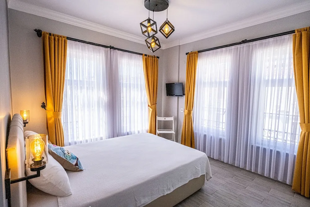 Comfort Tek Büyük Yataklı Oda