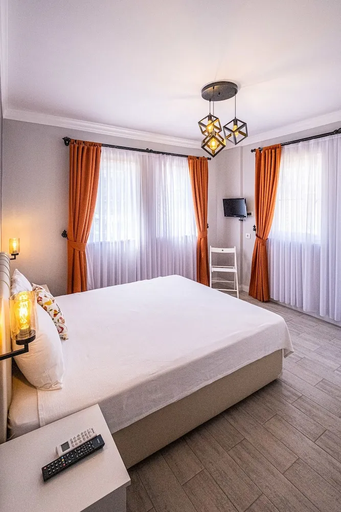 Comfort Tek Büyük Yataklı Oda