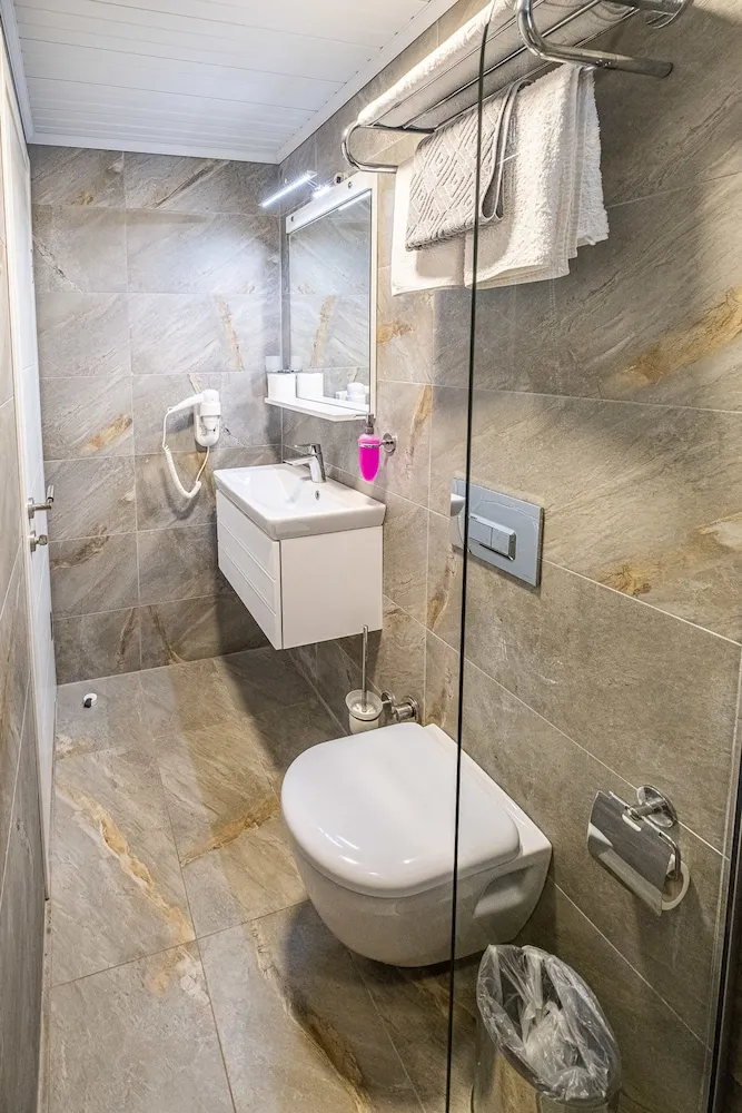 Deluxe Tek Büyük Yataklı Oda, Bahçe Manzaralı