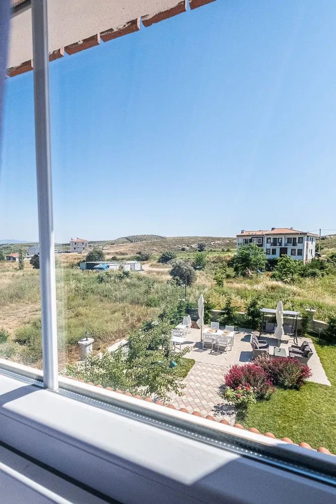 Deluxe Tek Büyük Yataklı Oda, Bahçe Manzaralı