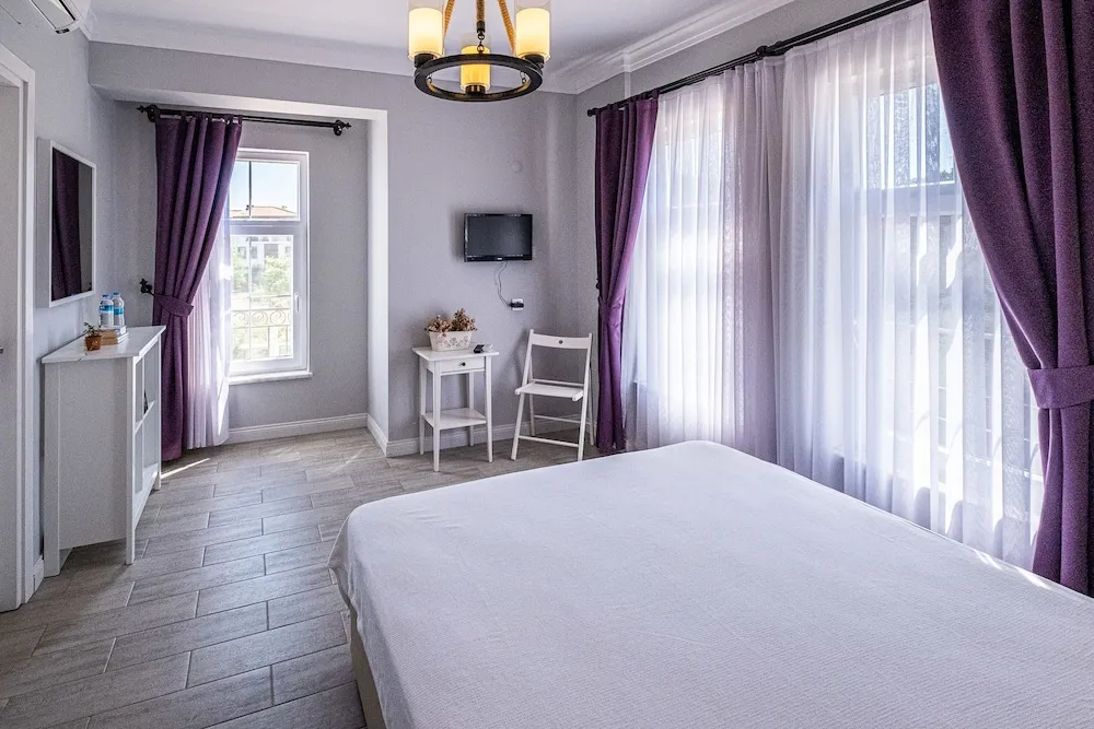 Deluxe Tek Büyük Yataklı Oda, Bahçe Manzaralı