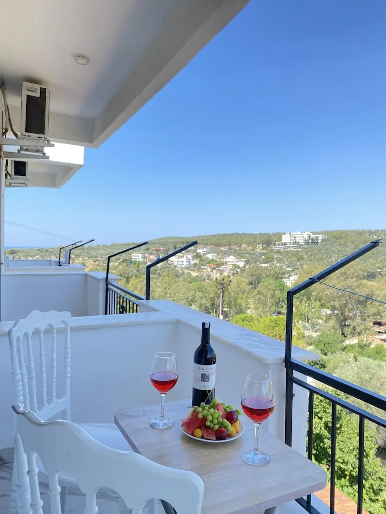 Panoramic Tek Büyük veya İki Ayrı Yataklı Oda