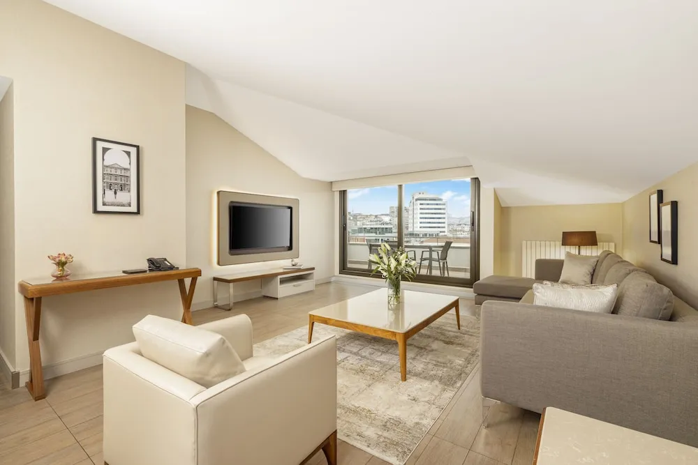 Çatı Katı (Loft), 2 Yatak Odası, Teras, Şehir Manzaralı