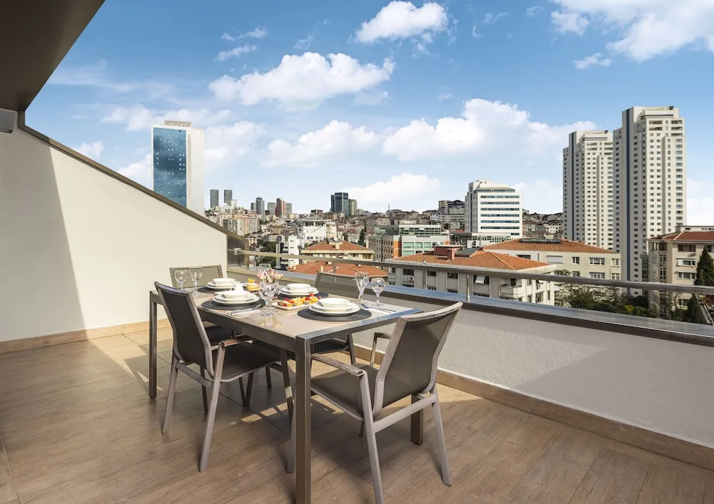 Çatı Katı (Loft), 2 Yatak Odası, Teras, Şehir Manzaralı