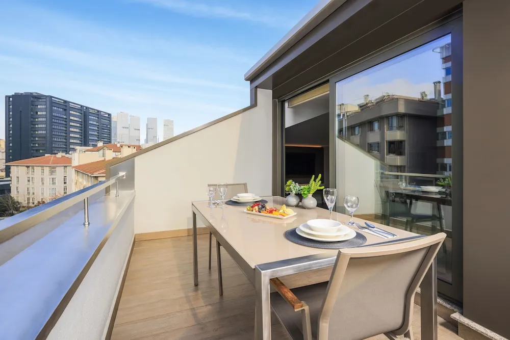 Çatı Katı (Loft), 2 Yatak Odası, Teras, Şehir Manzaralı