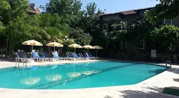 Nicholas Garden Hotel