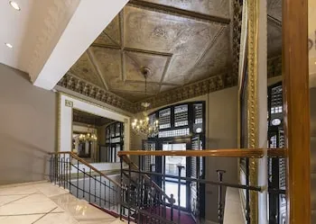 Vardar Palace Hotel - Özel Sınıf