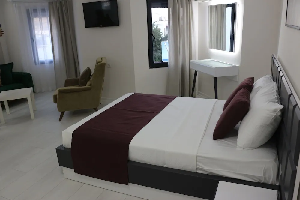 Deluxe Tek Büyük Yataklı Oda