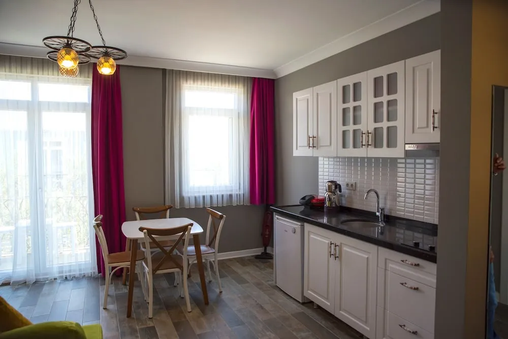 Apart Daire (1+1) 4 Kisilik