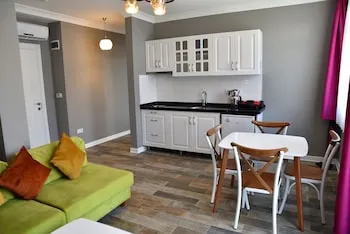 Zeytin Arası Apart Otel