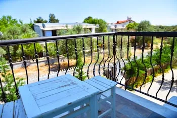 Zeytin Arası Apart Otel