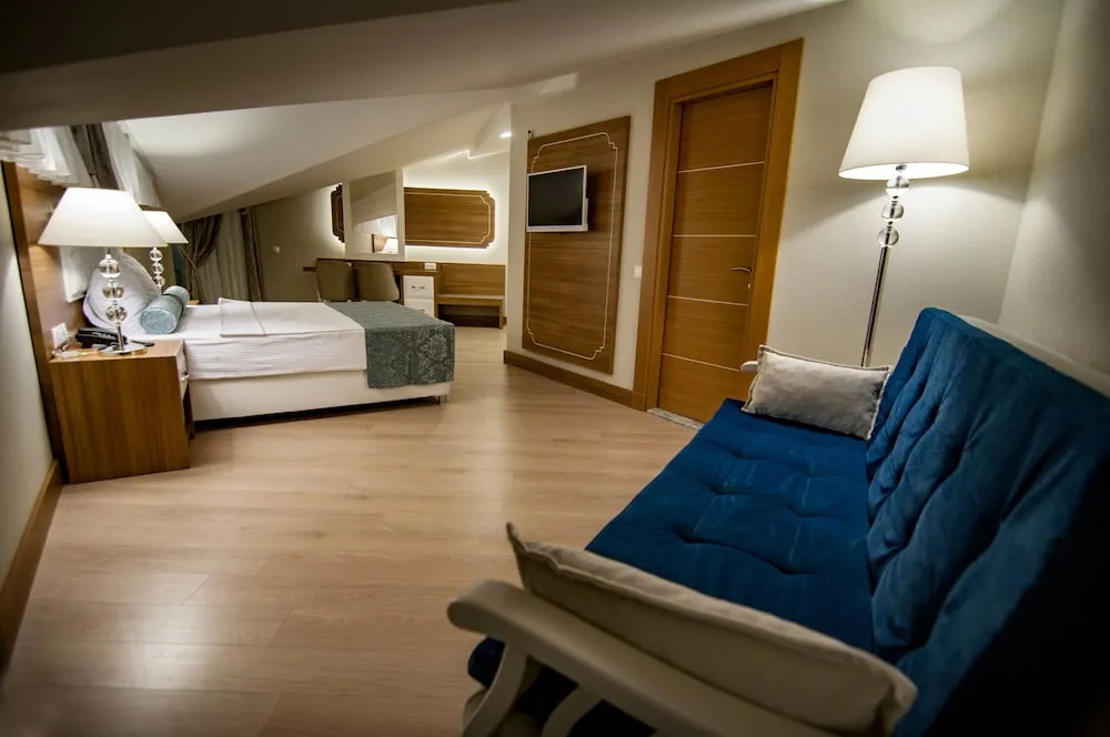 Family Room, Üç Kişilik Oda, Çatı Katı