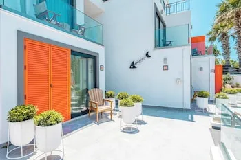 La Local Yalıkavak