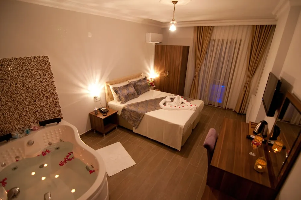 Luxury Tek Büyük Yataklı Oda