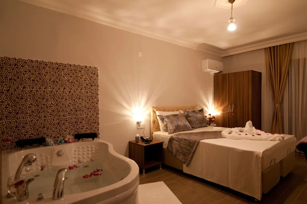 Luxury Tek Büyük Yataklı Oda