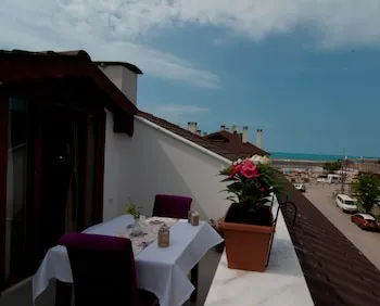 Defne Hotel