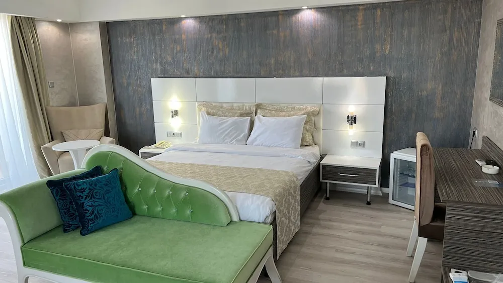 BALKONLU PRINCE SUITE