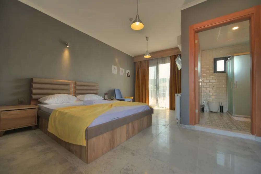 Deluxe Tek Büyük Yataklı Oda