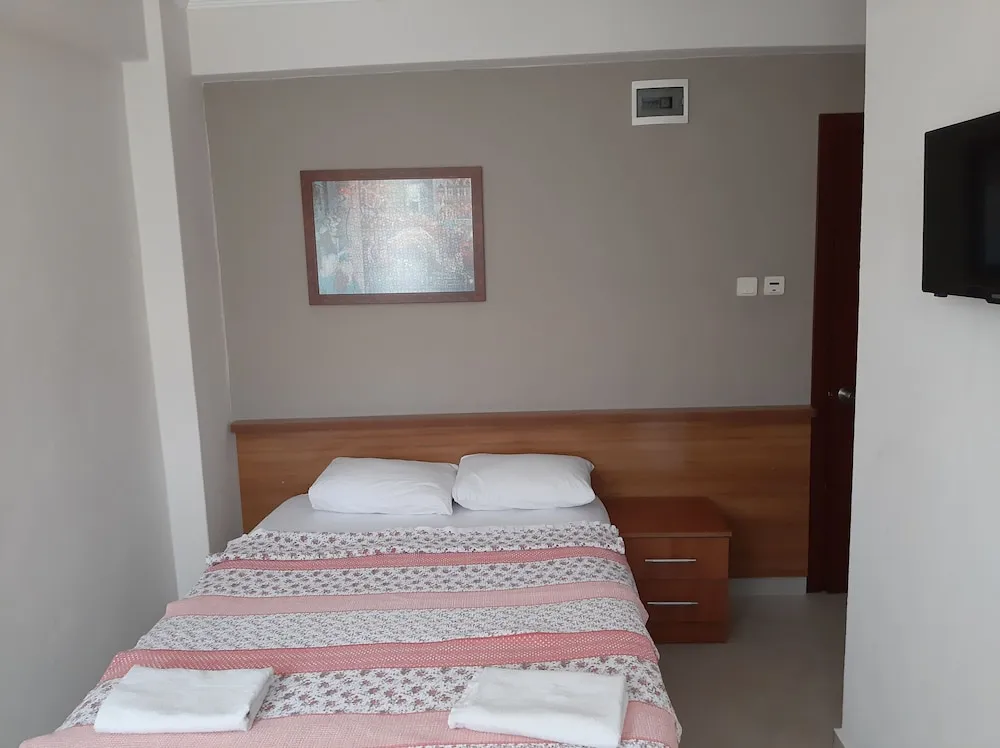 Standard Tek Büyük Yataklı Oda