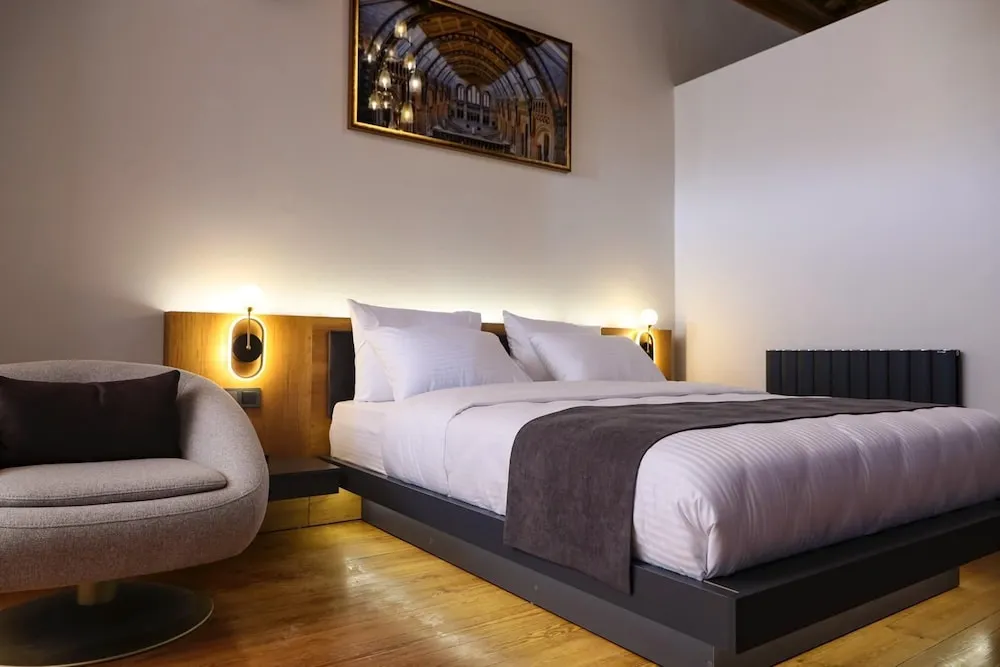 Royal Oda, 1 Büyük (Queen) Boy Yatak ve Çekyat, Balkon, Şehir Manzaralı