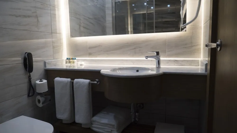 Deluxe Dört Kişilik Oda, Deniz Manzaralı