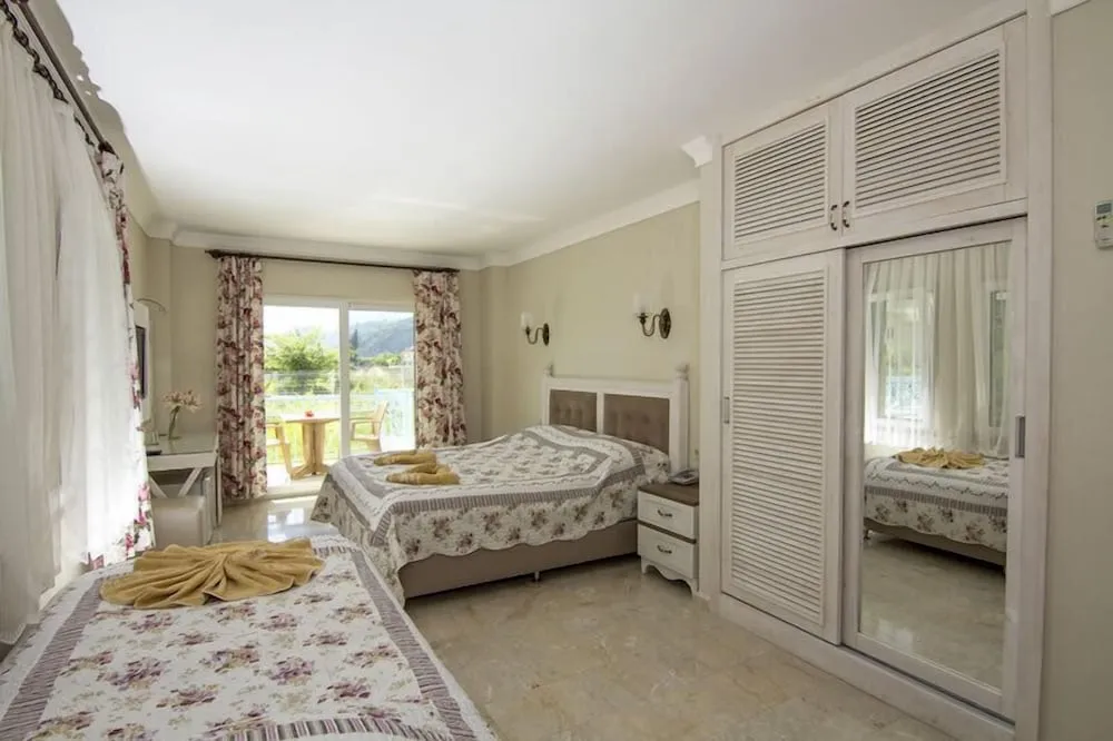 Deluxe Tek Büyük Yataklı Oda